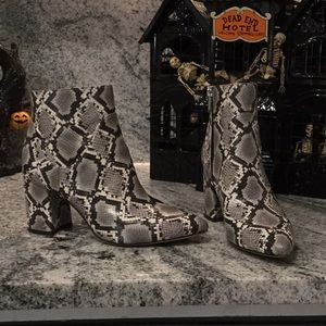 SAM EDELMAN Circus boots 7.5 avail until 11/22